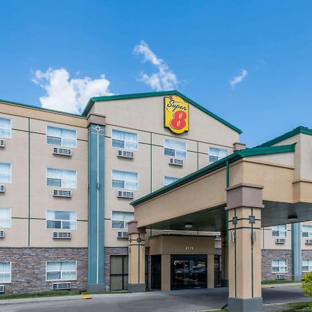 Super 8 By Wyndham Red Deer City Centre Exterior foto